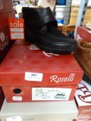 *Roselli Ladies Boots (black) Size: 37