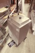 * S/S plate warmer on castors