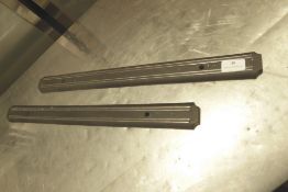 * 2 x magnetic knife strips