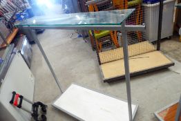 * Mobile clothes rail with glasss top shelf