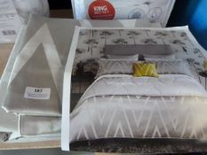 *Harlequin Moonstone King Size Bed Set
