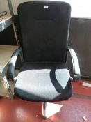 *Gas-Lift Office Chair