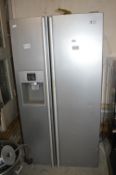 *LG Fridge Freezer with Ice Maker and Water Dispen