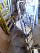 * Abru small 2 tread step ladder