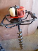 * Makita BBA520 petrol post hole borer