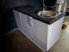 *Freestanding Kitchen Unit with Circular Stainless