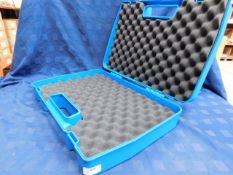 * 3x84617-E/N Carrying case