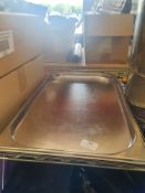 * 4 x 1/1 gastro trays