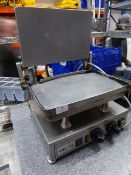 * Velox contact grill/panini press