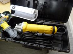 *Dewalt DWE 4206 4.5