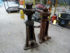 *Two 5ton Screw Jacks