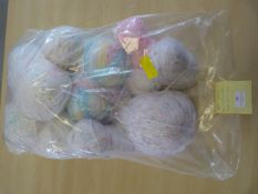 ~600g of Knitting Wool