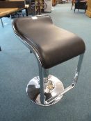 *Gas-Lift Barbers Chair