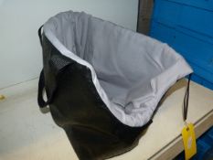 *Suzy Pet Carrier (black & grey) no Cushion