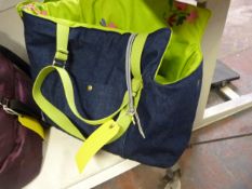 *Suzy Pet Carrier (green & dark blue)