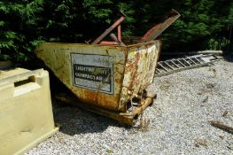 *Forklift Tipping Skip