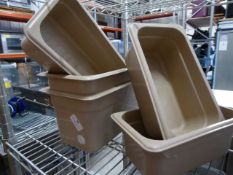 * 5 x plastic gastronomes