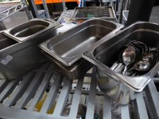 * 5 x gastros with quantity of spoons