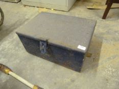 *Small Heavy Duty Lockable Steel Chest (This lot is located at 7 Tadman Street, Hull, HU3 2BG)