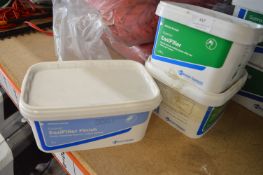 *2x 2.5L of Gyproc Easi-Filler and 1x 3L of Gyproc Easi-Filler Finish