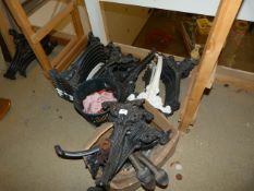 *Large Quantity of Cast Iron Stool Legs (This lot is located at 7 Tadman Street, Hull, HU3 2BG)
