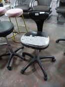 *Stylists Gas-Lift Swivel Chair