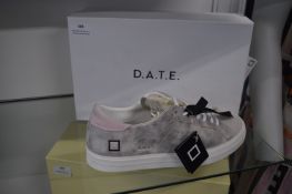 *Date Gold Trainers Size: 39