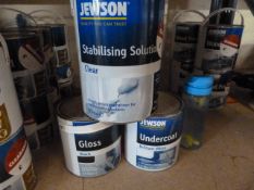 *2.5L Brilliant White Undercoat, 2.5L of Black Glo
