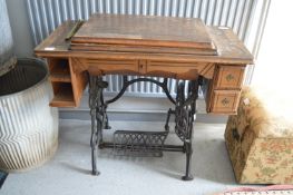 Royal Travel Sewing Machine (slightly distressed)