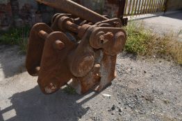 *Excavator Claw to suit Komatsu