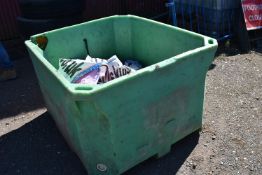 *Green Plastic Forklift Bucket