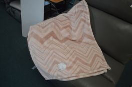 *Urban Plush Throw (pink)