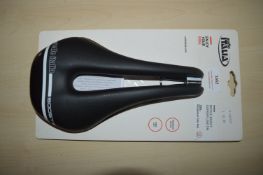 *Selle Italia Novus Boost Superflow TM Bicycle Saddle