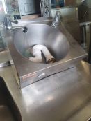 * S/S handwash sink