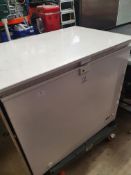 * Indesit chest freezer 950w x 700d x 850h