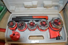 *Clarke Pipe Threading Set