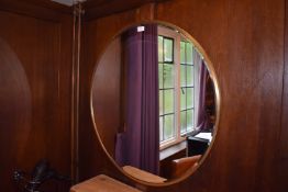 *Circular Gilt Framed Bevelled Edge Mirror