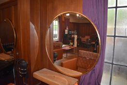 *Circular Gilt Framed Bevelled Edge Mirror