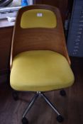 *Contemporary Style Wood Backed Office Chair