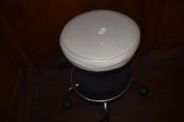 *Gas-Lift Beauticians Stool