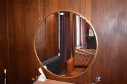 *Circular Gilt Framed Bevelled Edge Mirror