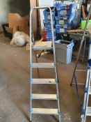 * 4 tred step ladder
