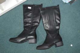 *Ladies Extra Wide Fit Black Boots Size: 8
