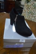 *Wallis Black Shoes Size: 5