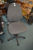 Fabric Covered Office Swivel Chair