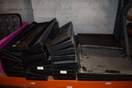 ~28 Oblong Pizza Tins and 3 Large Oblong Pizza Tin