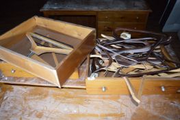 *Quantity of Coat Hangers (this lot is located at Trinity Hotel, Hedon Road, Hull, HU9 1NU)