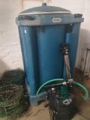 * Aqualife tank 2500L - with Hailea HC-500A cooler and UV light filter. Tank comprises of external