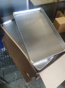 * 10 x metal trays