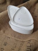 * 17 x traingle snack plates